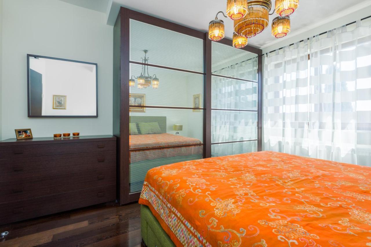 Apartment Mia Ровин Екстериор снимка