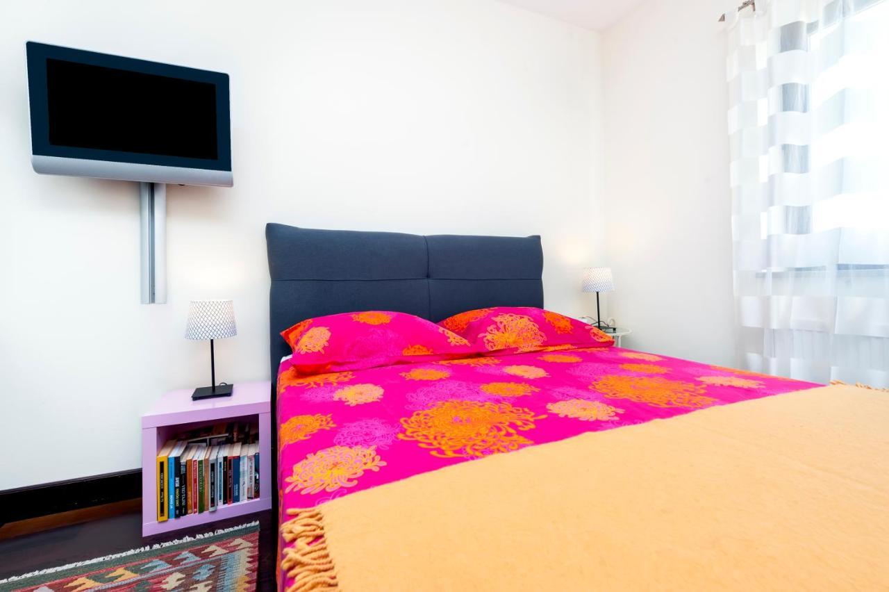 Apartment Mia Ровин Екстериор снимка
