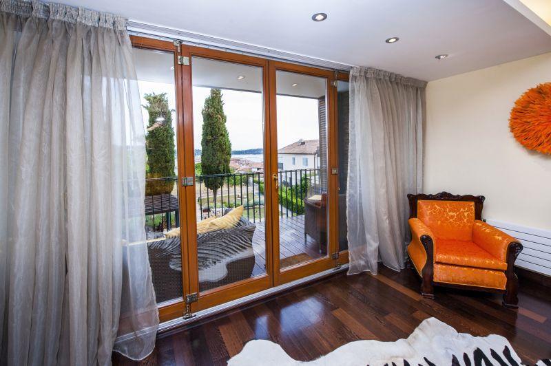 Apartment Mia Ровин Екстериор снимка
