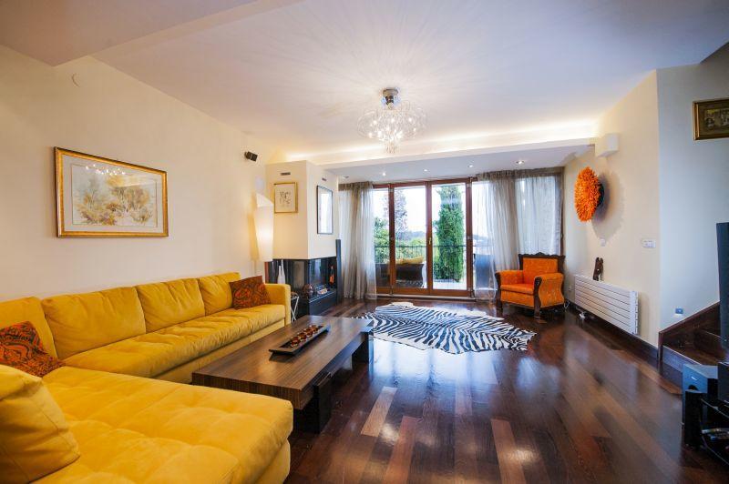 Apartment Mia Ровин Екстериор снимка