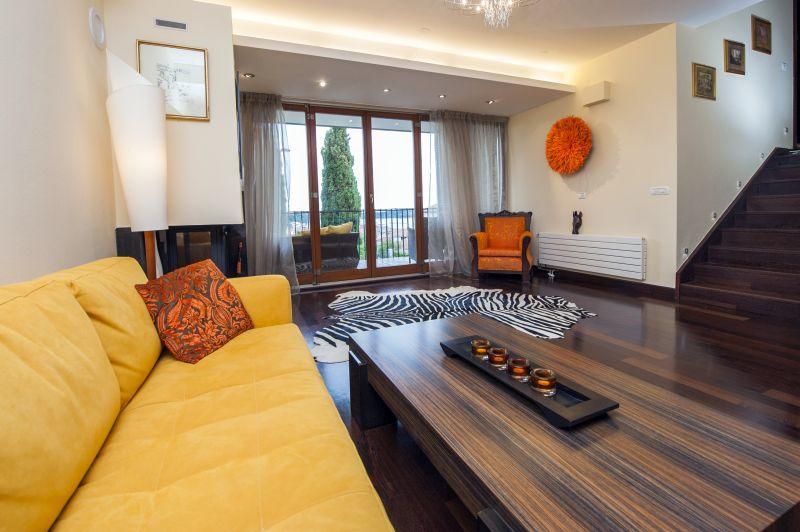 Apartment Mia Ровин Екстериор снимка